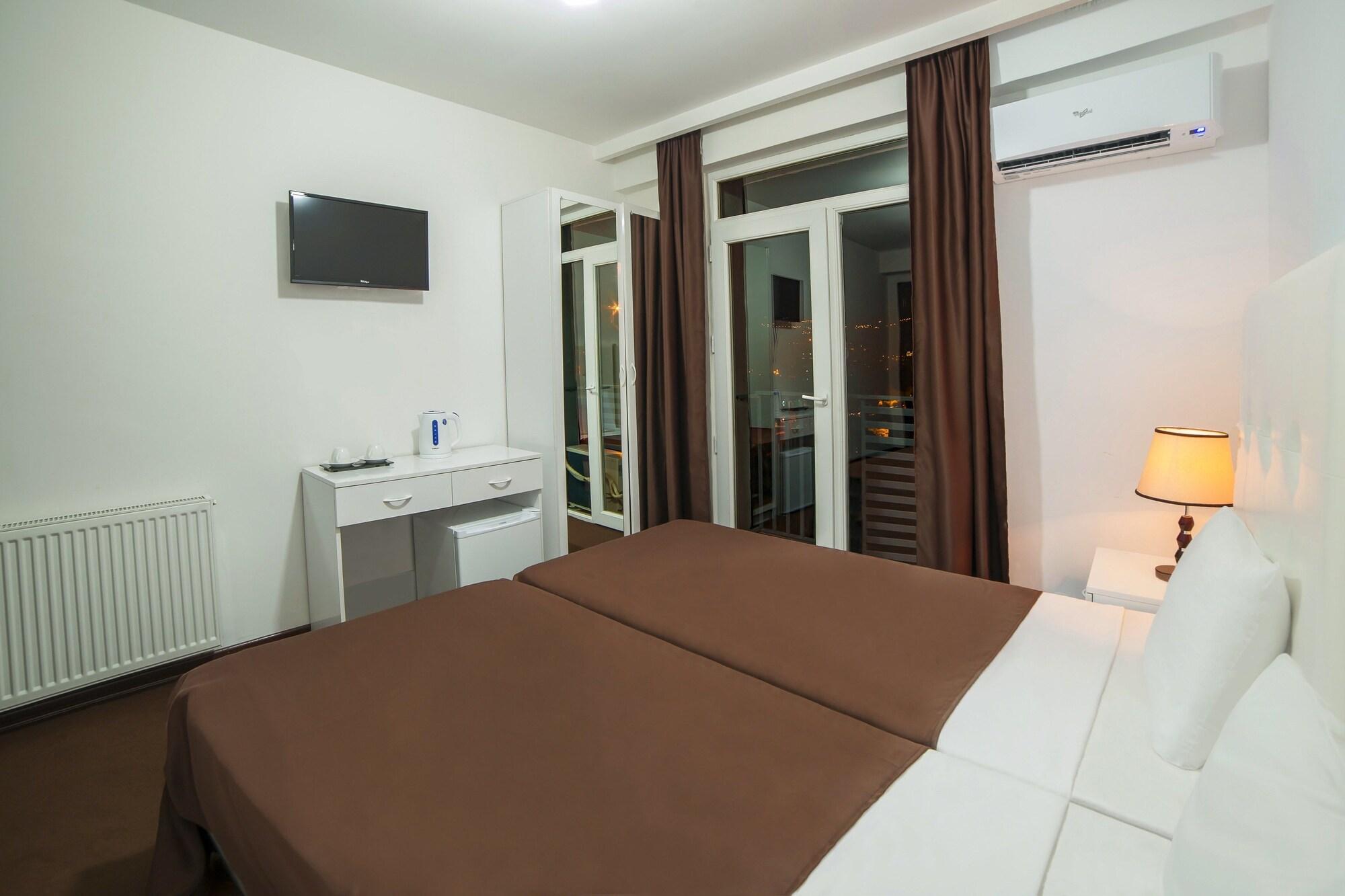 Hotel Grand Palace Tbilisi Exterior photo